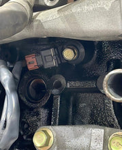 Load image into Gallery viewer, RB26 Fitted With Bosch Motorsport Knock Sensor KS4-P