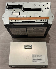 Load image into Gallery viewer, Nissan R35 DVD/CD Head Unit and Screen